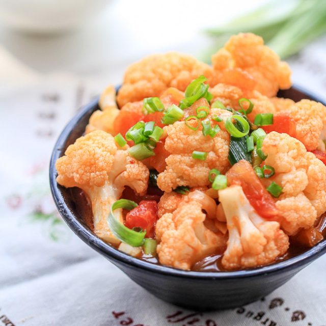 Easy Cauliflower Stir-Fired With Tomatoes - China Sichuan Food