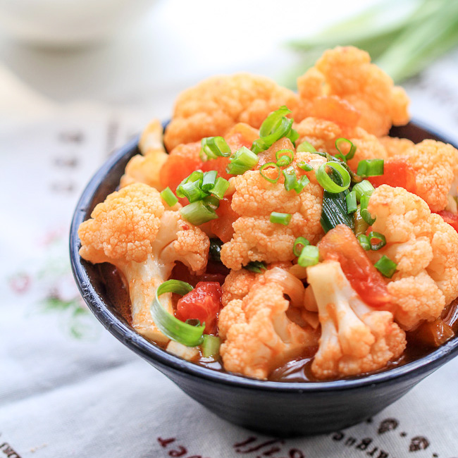 Easy Cauliflower Stir-Fired with Tomatoes - China Sichuan Food