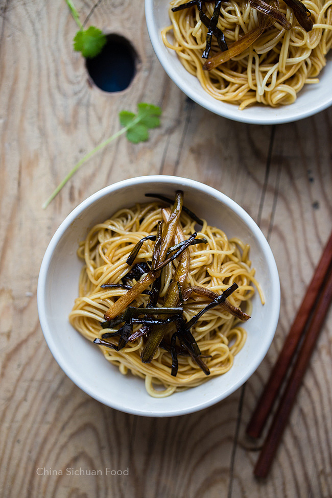 scallion-oil-noodles-china-sichuan-food