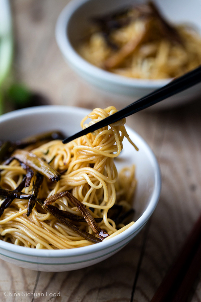 scallion-oil-noodles-china-sichuan-food