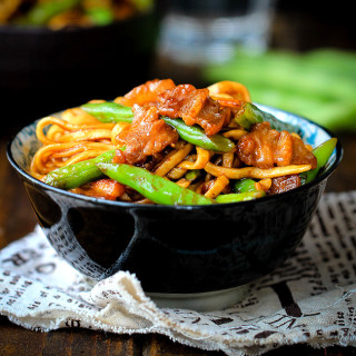 Braised Noodles with Green Beans