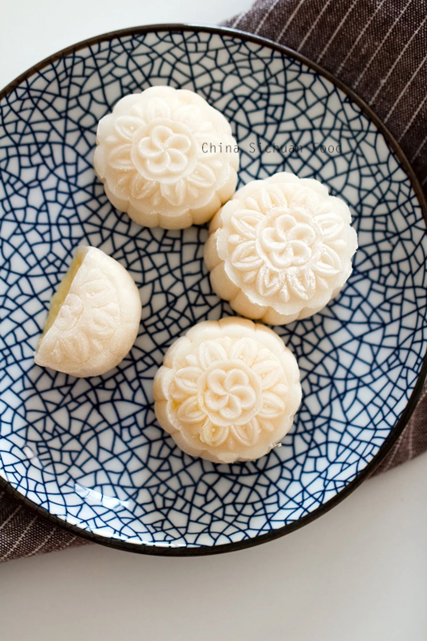 Snow Skin Mooncake｜chinasichuanfood.com