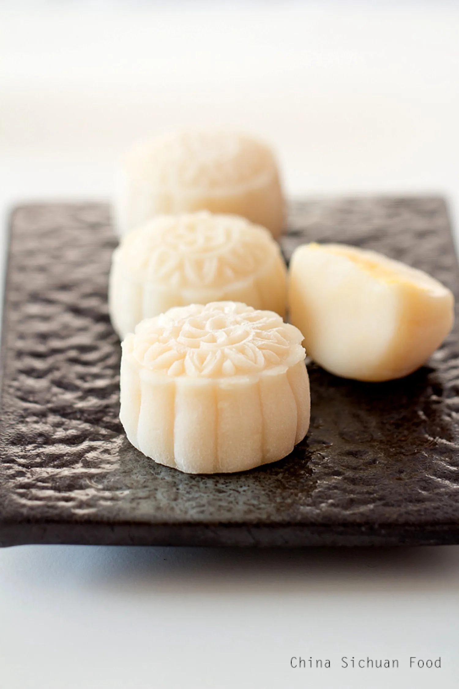 Snow Skin Mooncake｜chinasichuanfood.com