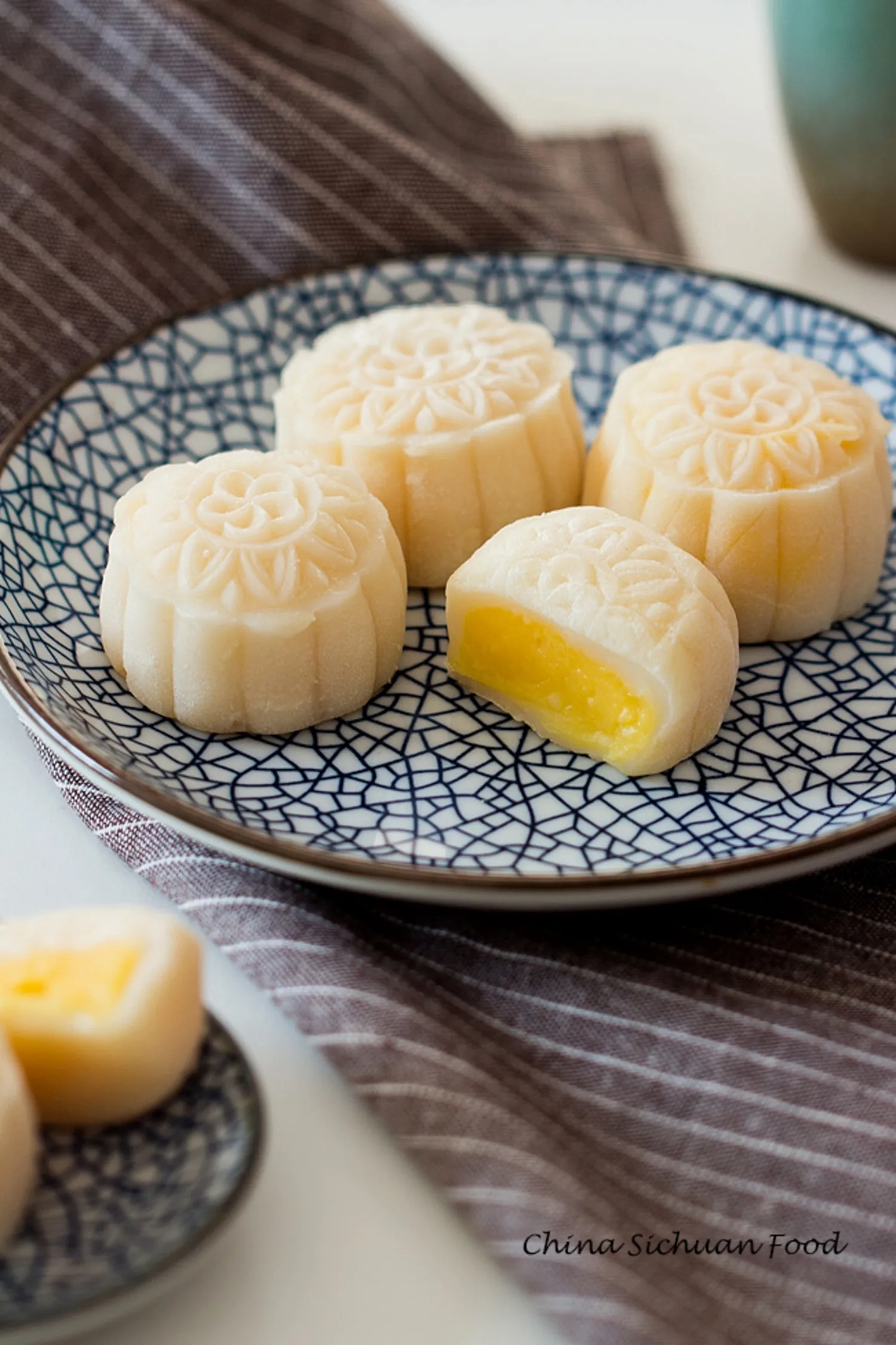 Snow Skin Mooncake｜chinasichuanfood.com