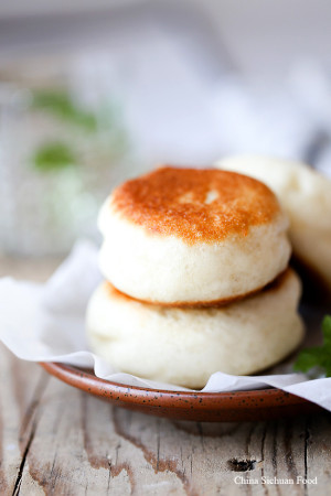 Pan-fried Chinese Buns - China Sichuan Food