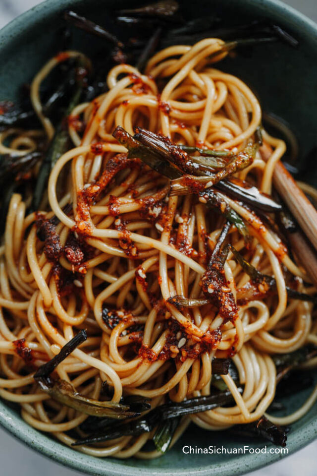 scallion-oil-noodles-china-sichuan-food