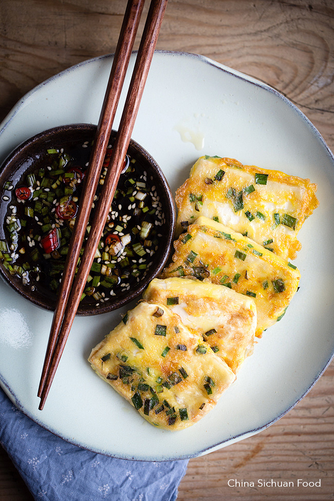 Pan-fried Tofu with Egg and Chive | China Sichuan Food
