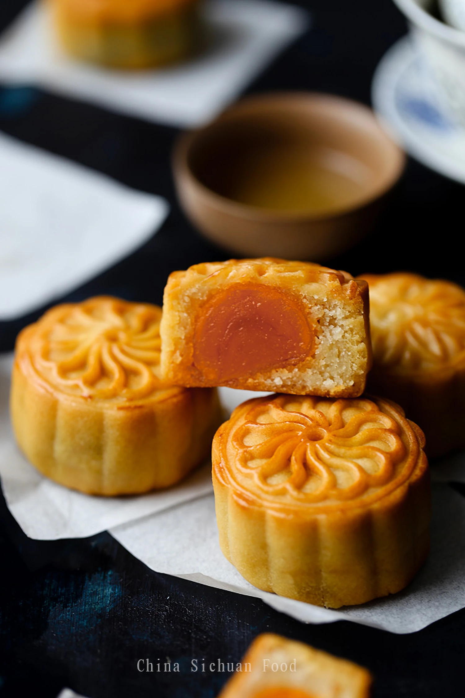 mooncakes after three days｜chinasichuanfood.com