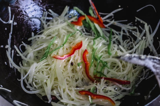 Chinese Stir-Fried Shredded Potatoes 醋溜土豆絲
