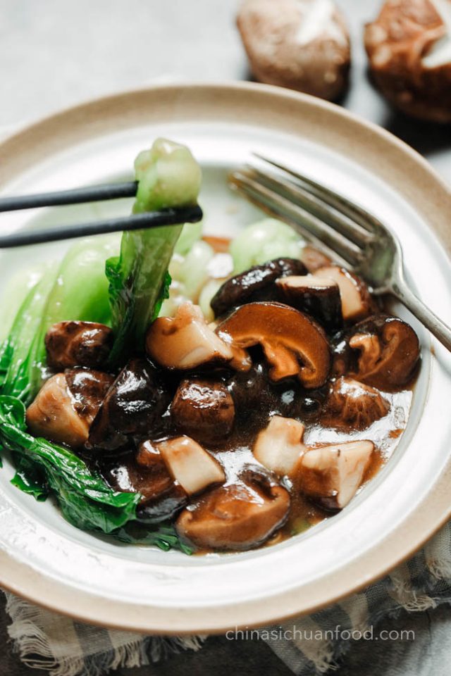 Braised Mushroom with Bok Choy - China Sichuan Food