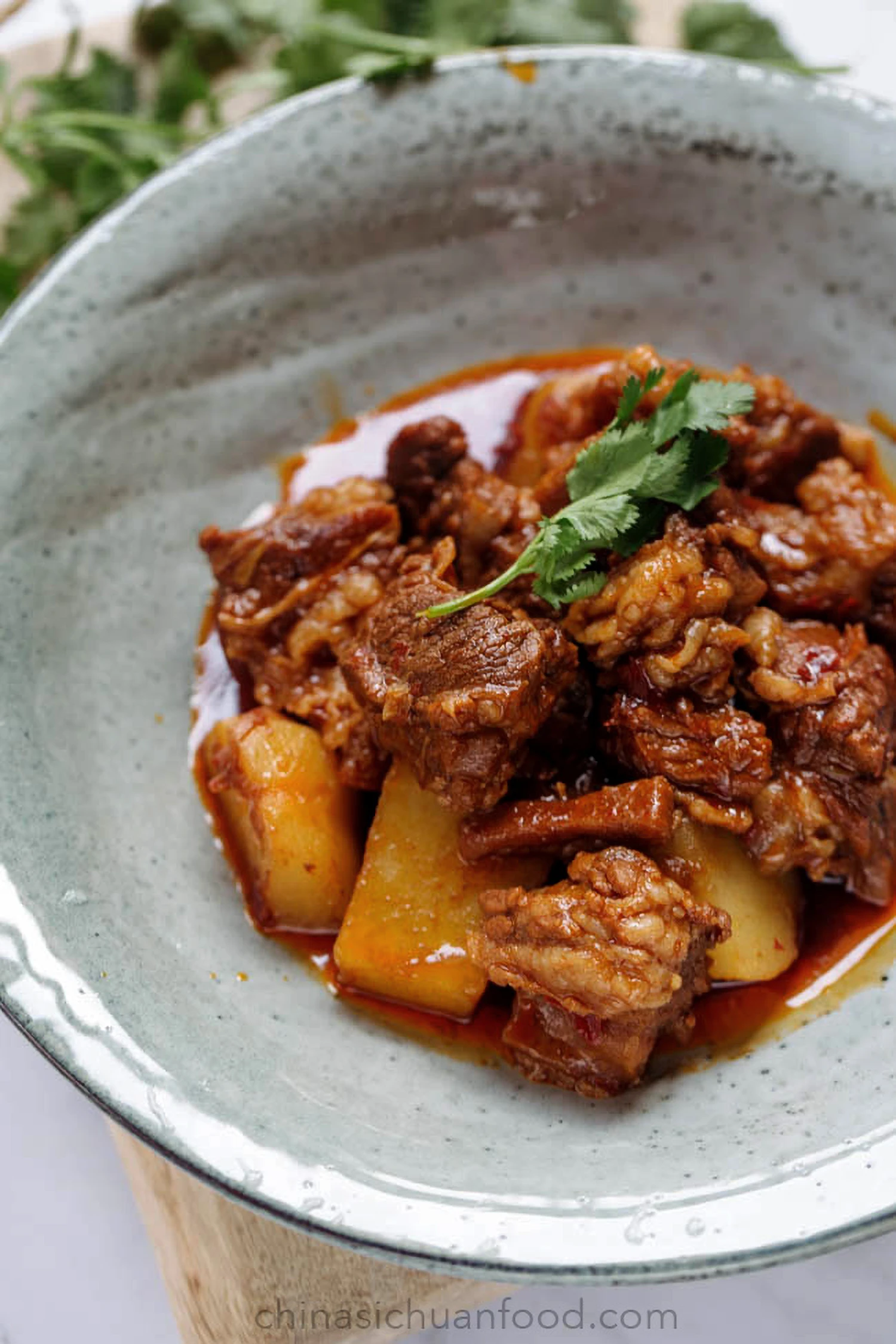 Braised Beef with Potatoes|chinasichuanfood.com