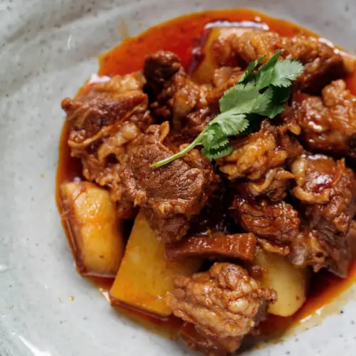 Braised Beef with Potatoes|chinasichuanfood.com