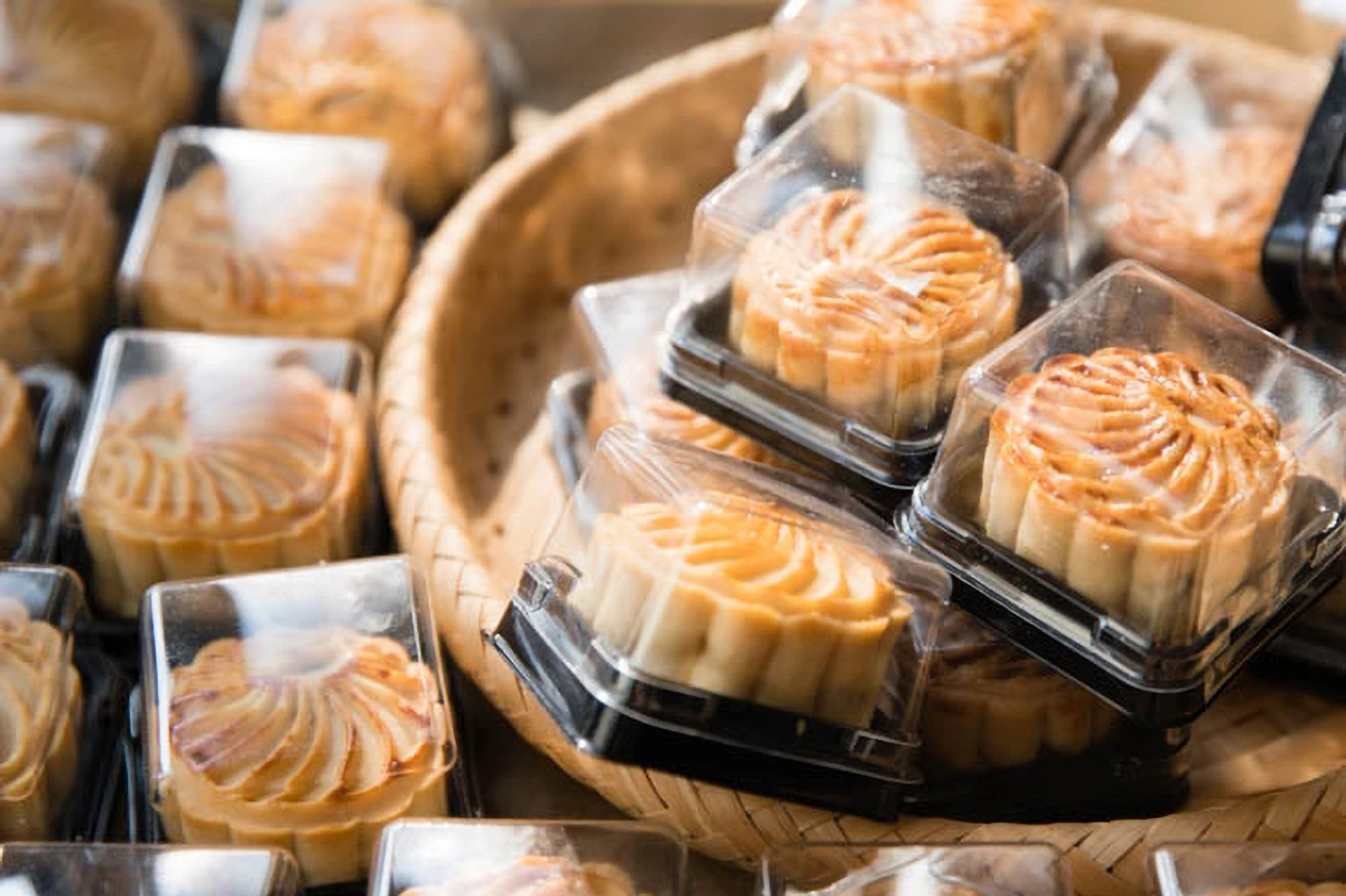 Mooncakes with Nuts｜chinasichuanfood.com