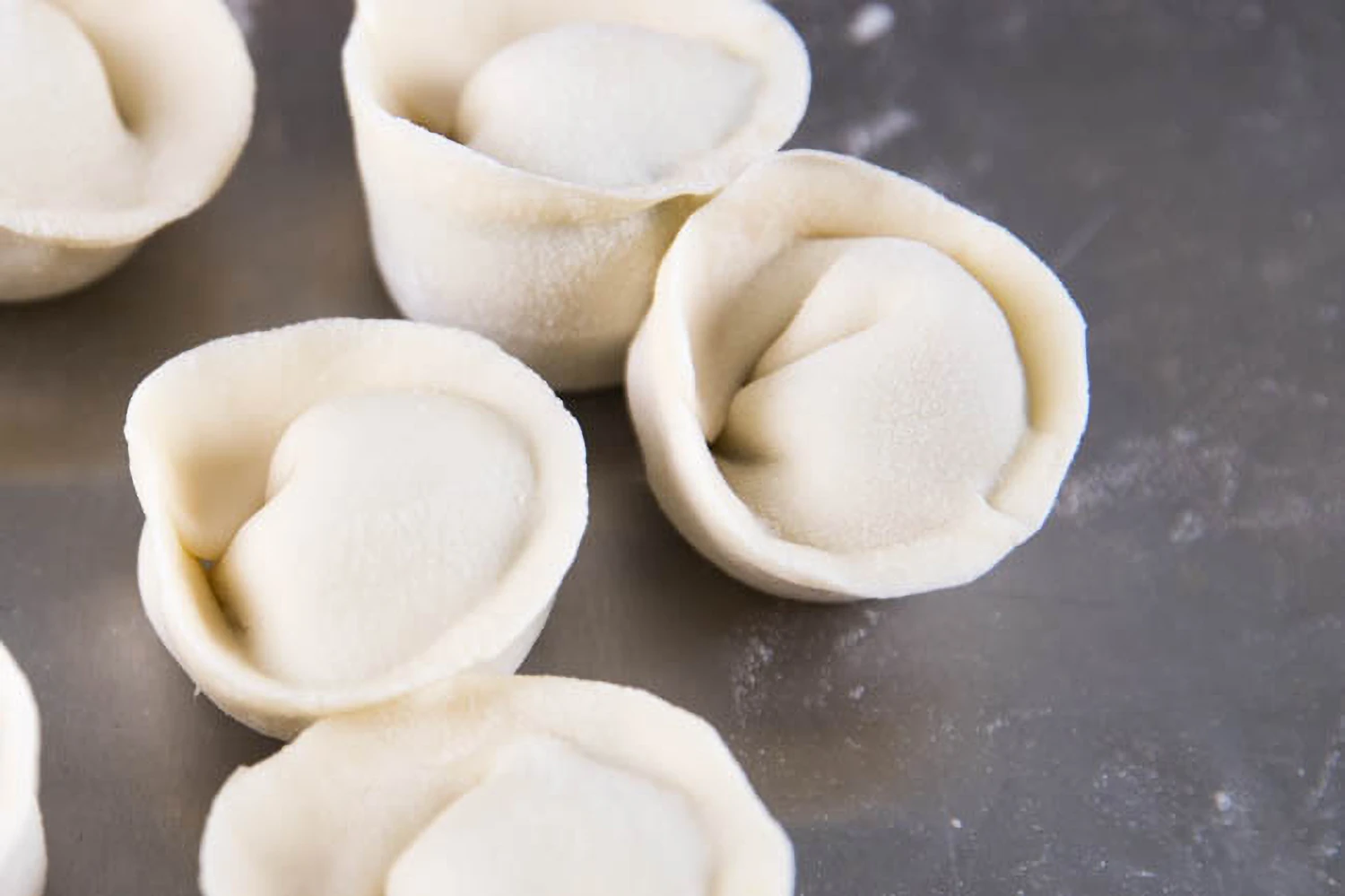 How to Fold Dumplings|chinasichuanfood.com