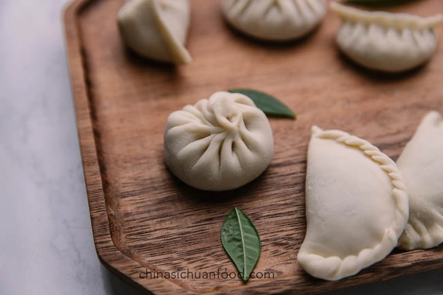 How to Fold Dumplings|chinasichuanfood.com