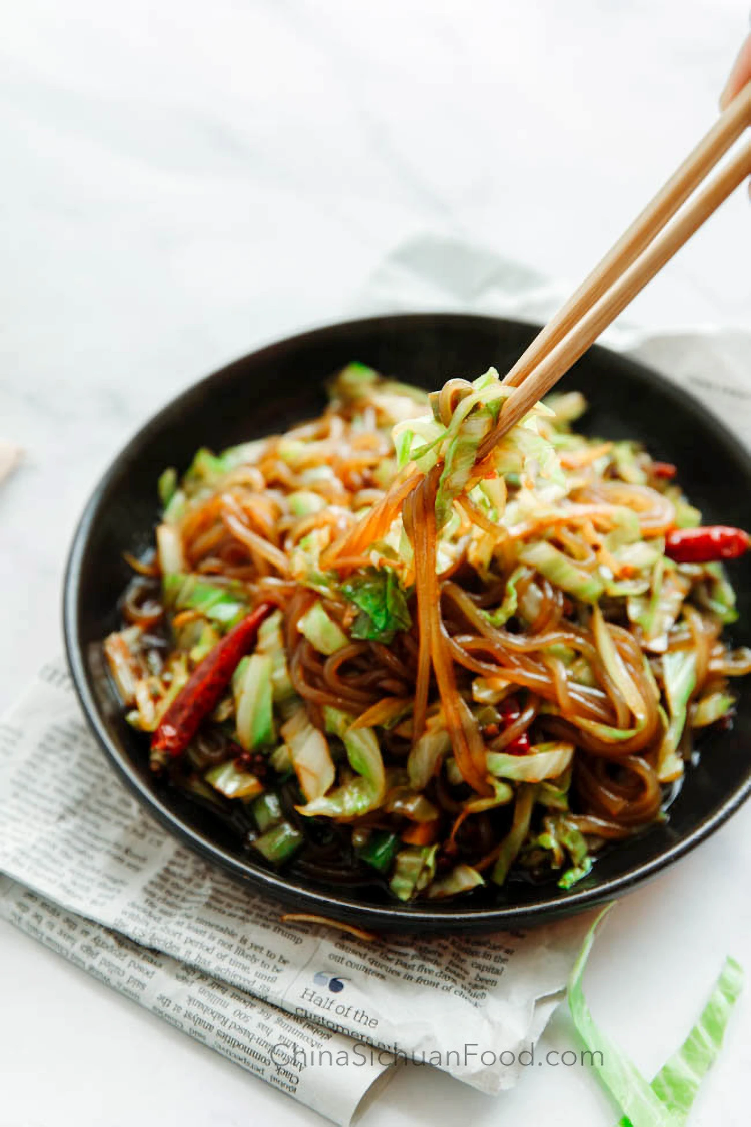 Starch Noodles Stir Fry with Shredded Cabbage|chinasichuanfood.com