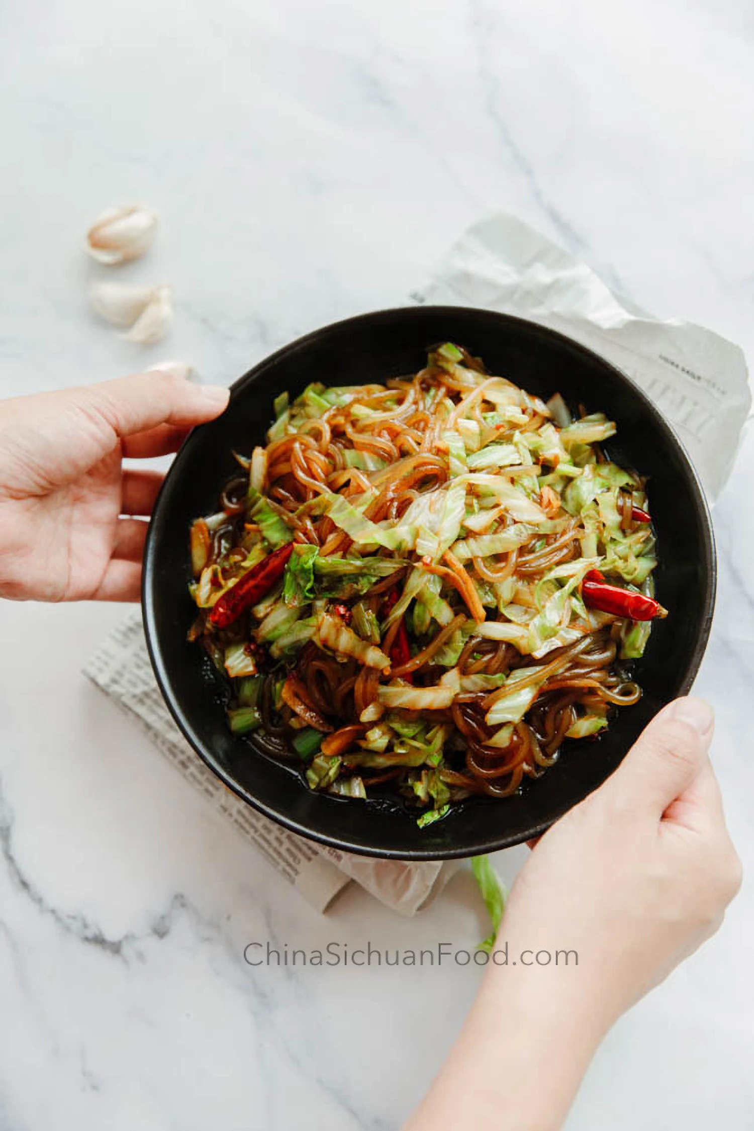 Starch Noodles Stir Fry with Shredded Cabbage|chinasichuanfood.com