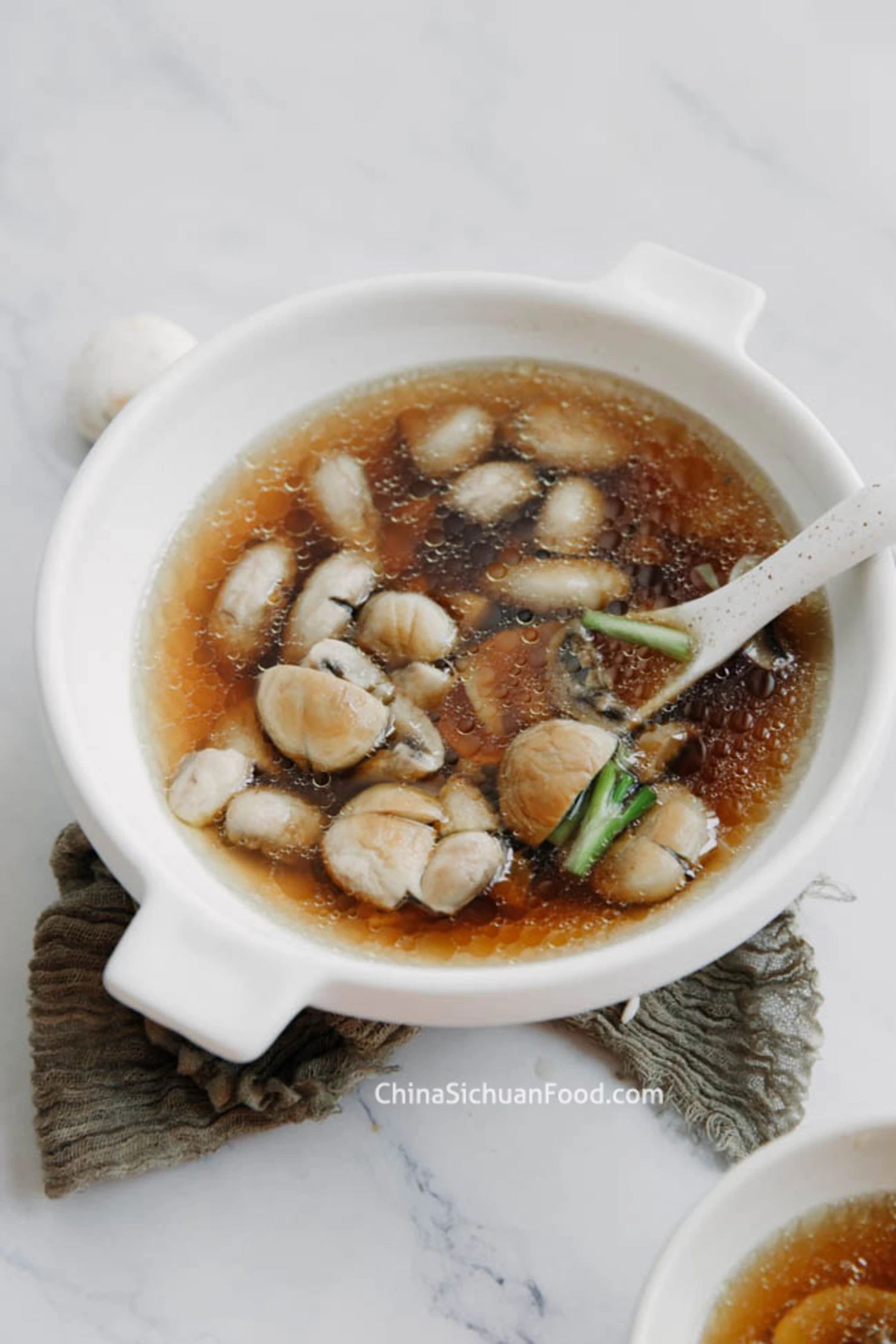 Chinese Button Mushroom Soup|chinasichuanfood.com