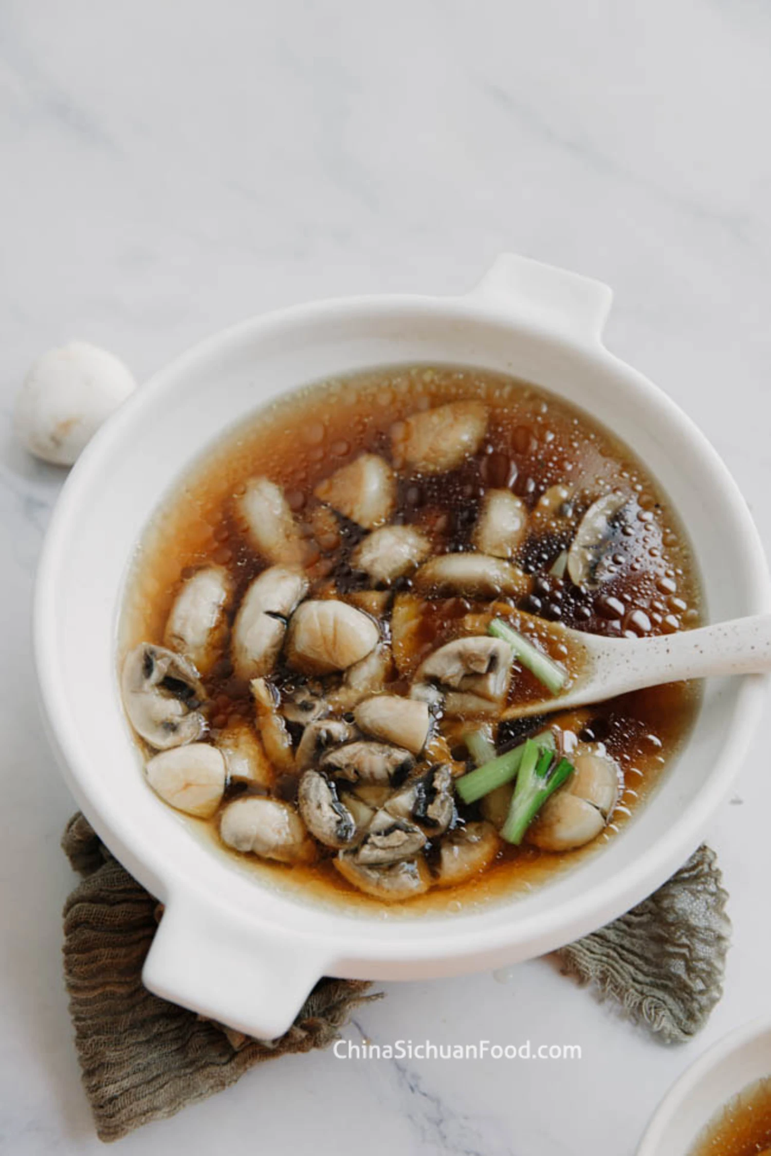 Chinese Button Mushroom Soup|chinasichuanfood.com