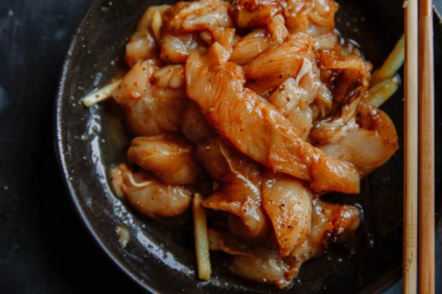 Pan-Fried Black Pepper Chicken|chinasichuanfood.com