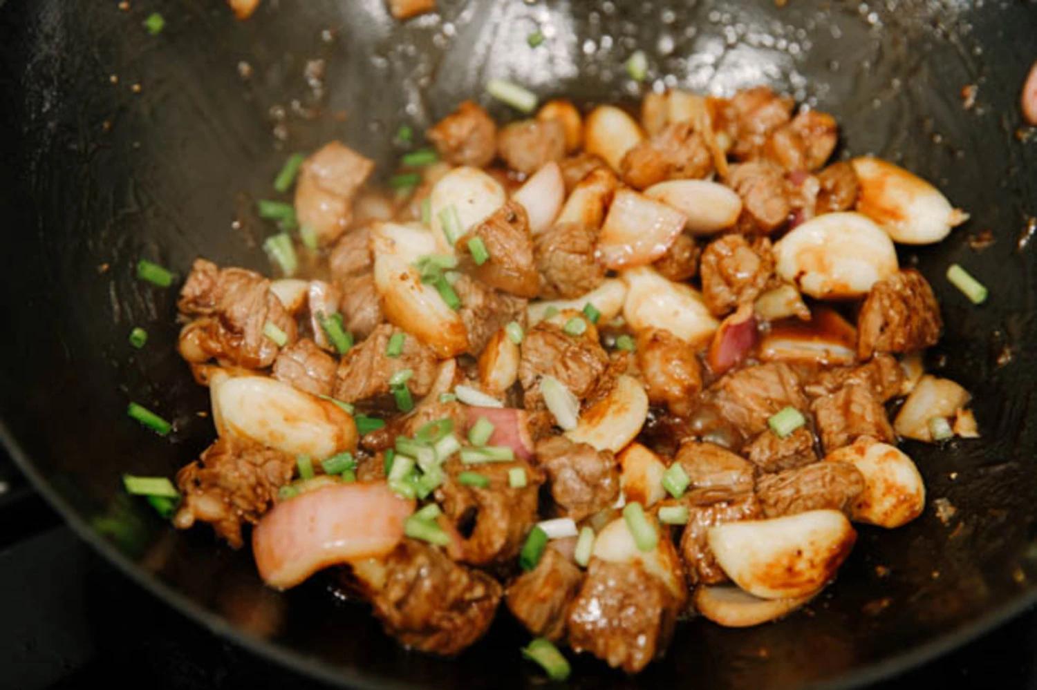 Beef and Garlic Stir Fry|chinasichuanfood.com