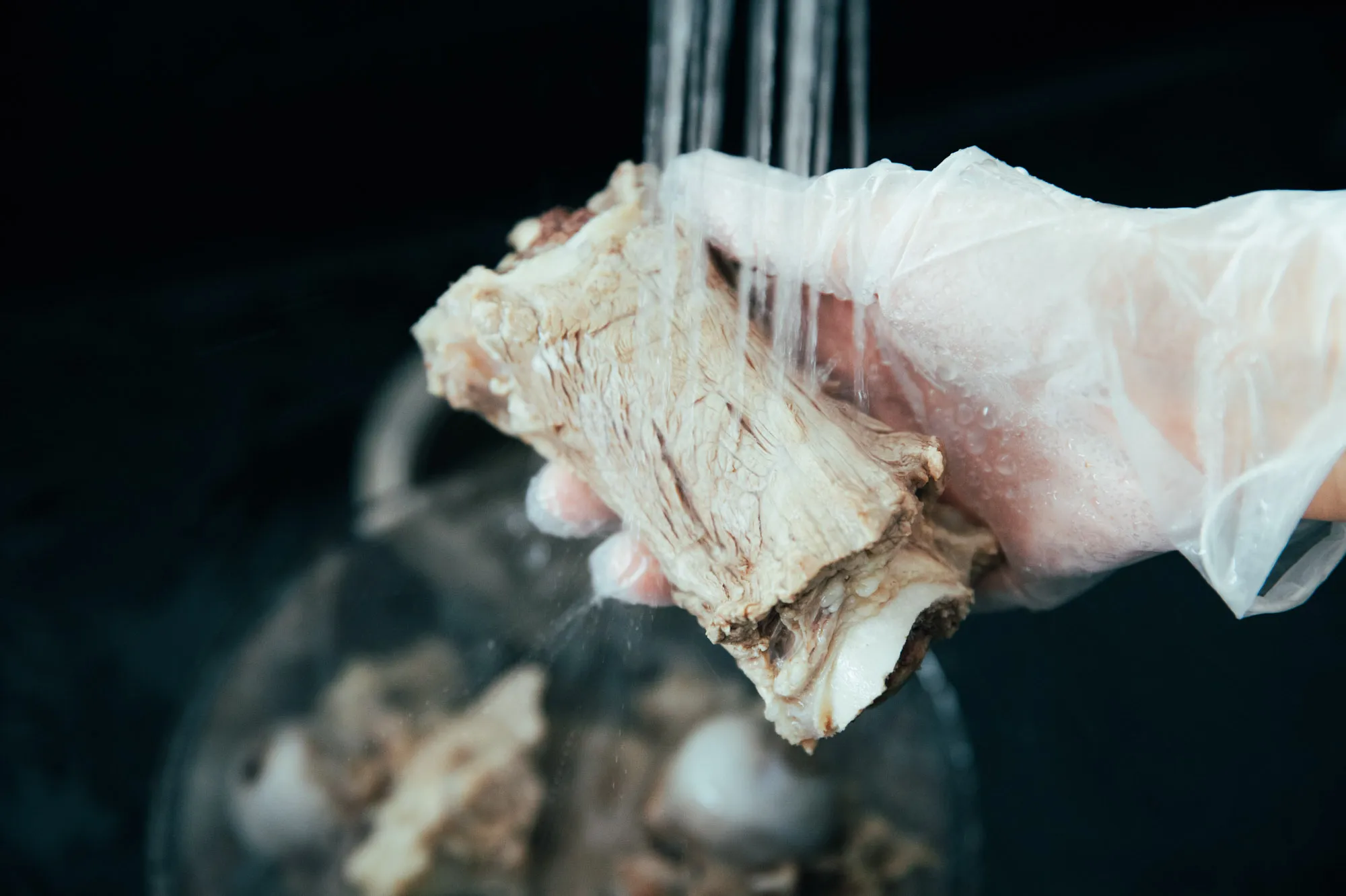 how to blanch pork bones for soup| chinasichuanfood.com